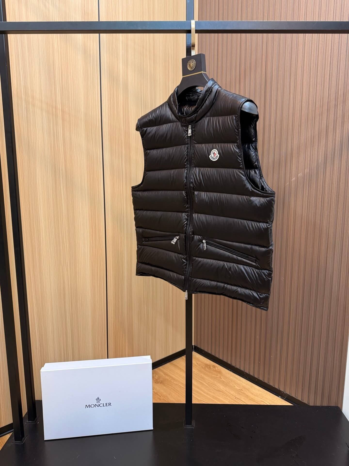 トップス MONCLER GUI GILET Moncler Gui Black Packable Down Gilet. – HolloMen