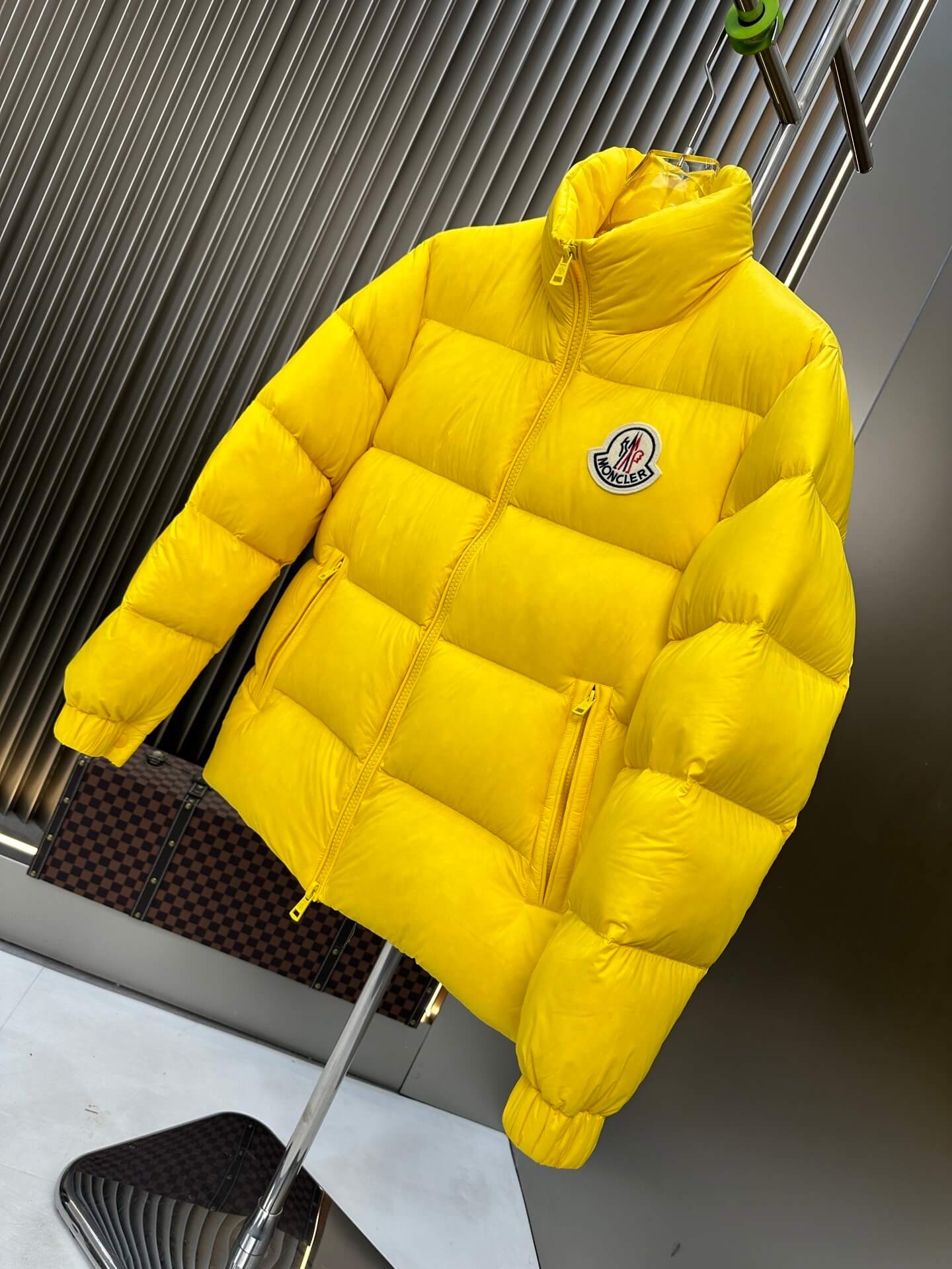MONCLERダウン80 MONCLER（モンクレール） Paranaショート メンズ ダウンジャケット アウター