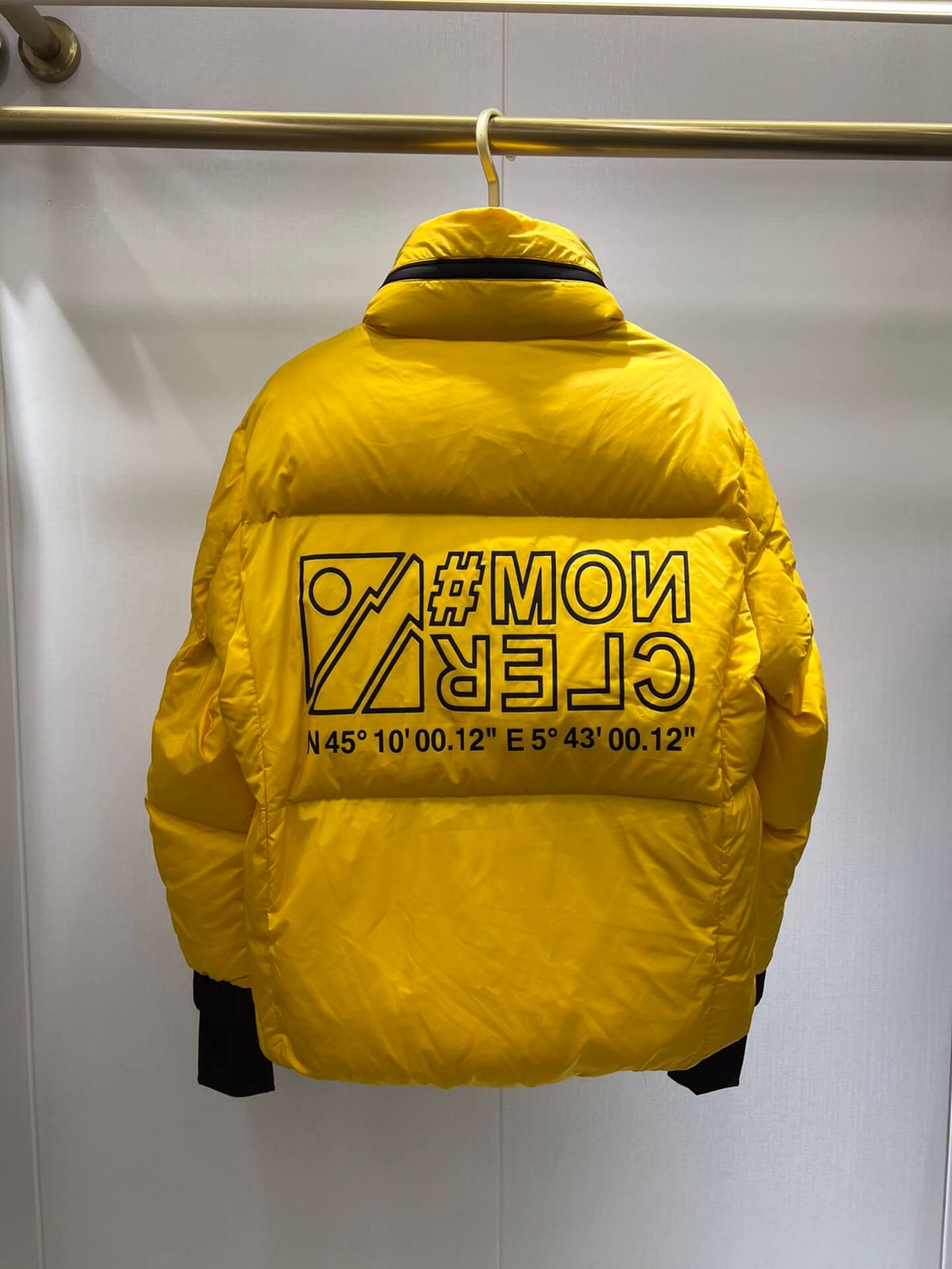 Moncler Grenoble Verdons Short Down Jacket – Yellow