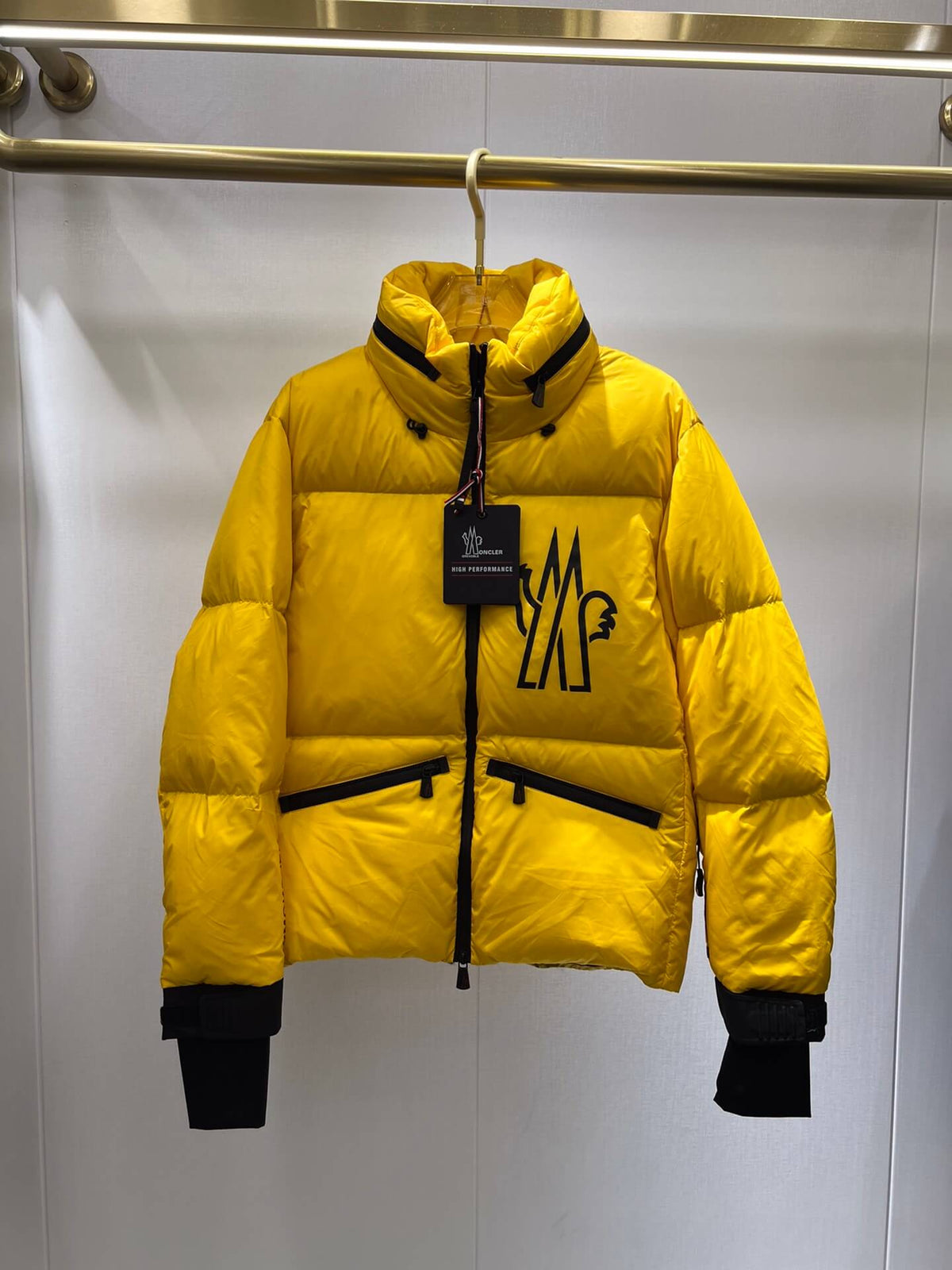 Moncler Grenoble Verdons Short Down Jacket – Yellow