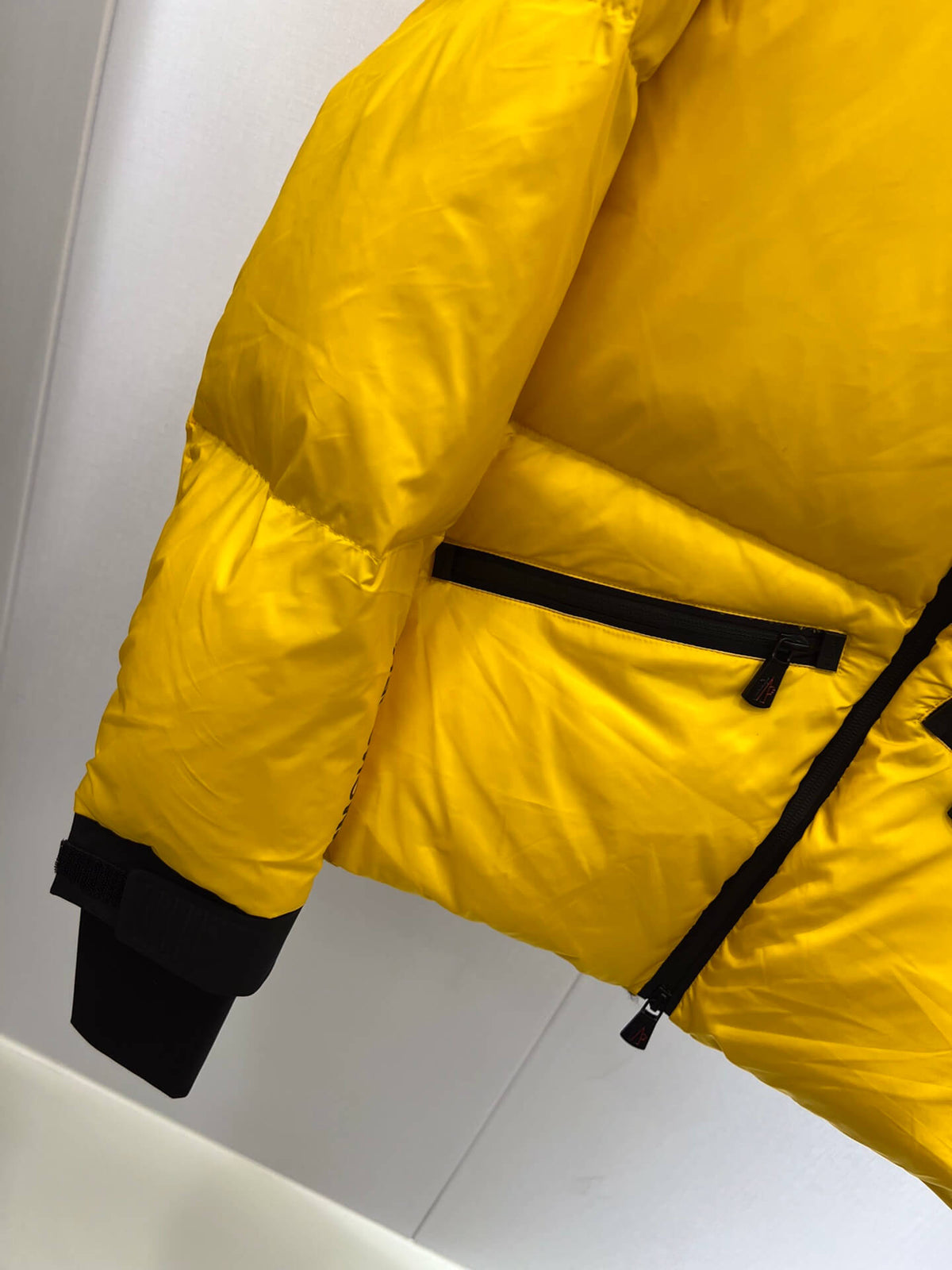 Moncler Grenoble Verdons Short Down Jacket – Yellow