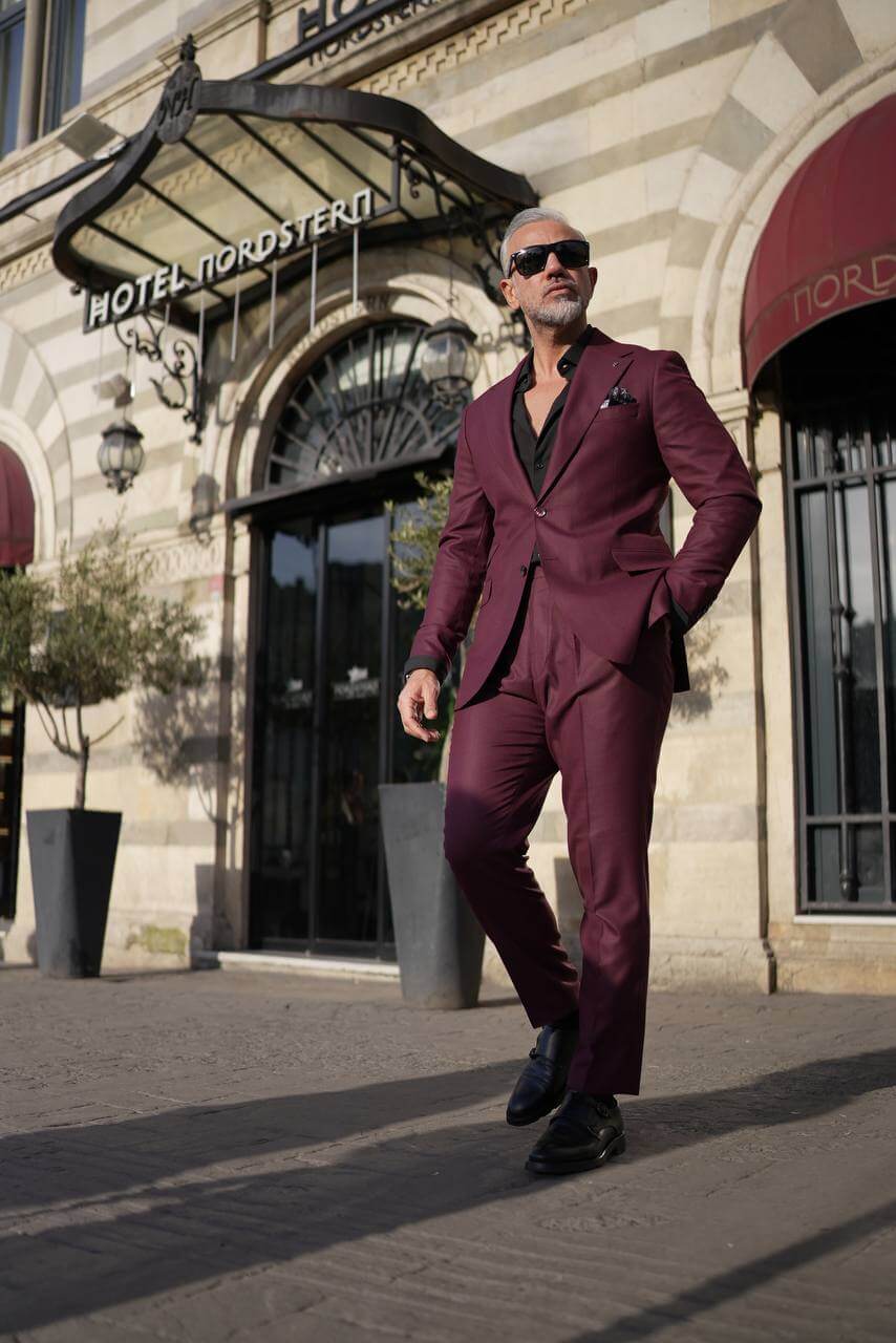 Burgundy Elegance 2-Piece Suit - Bold and Sophisticated Formal Wear. HolloMen Burgundy Elegance 2-Piece Suit - Bold and Sophisticated Formal Wear. HolloMen