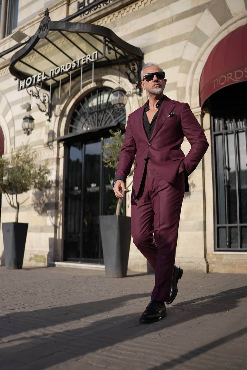 Burgundy Elegance 2-Piece Suit - Bold and Sophisticated Formal Wear. HolloMen Burgundy Elegance 2-Piece Suit - Bold and Sophisticated Formal Wear. HolloMen