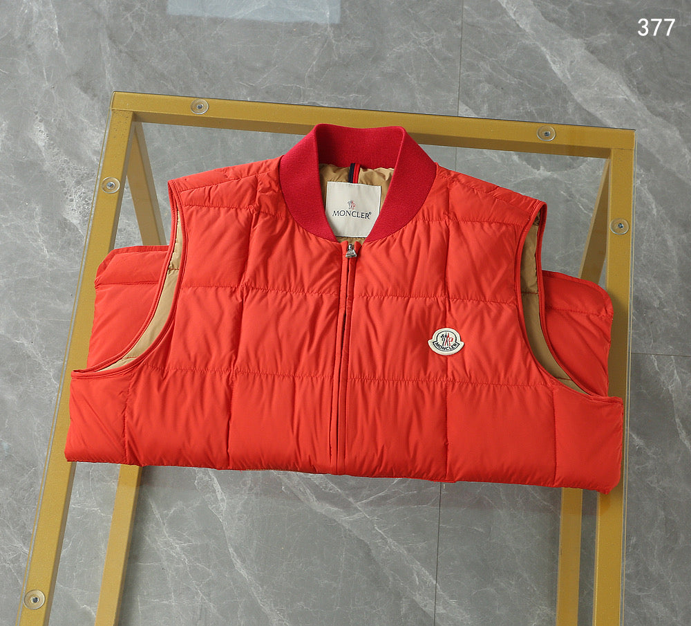 Moncler Elberton Square-Quilted Down Gilet – Red Quilted Vest