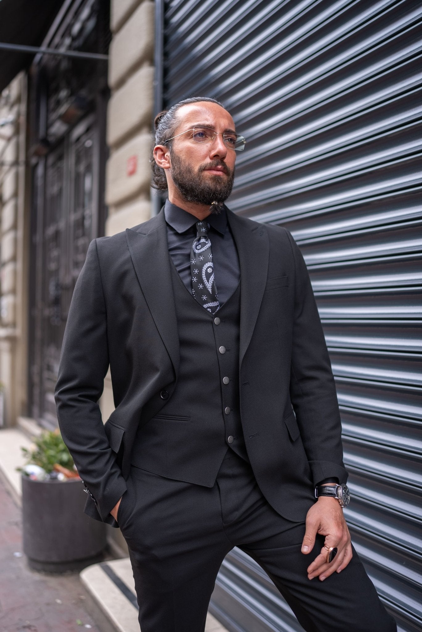 Black Suit for Men: Elevate Your Style with Timeless Sophistication EU52/US42 / 32W