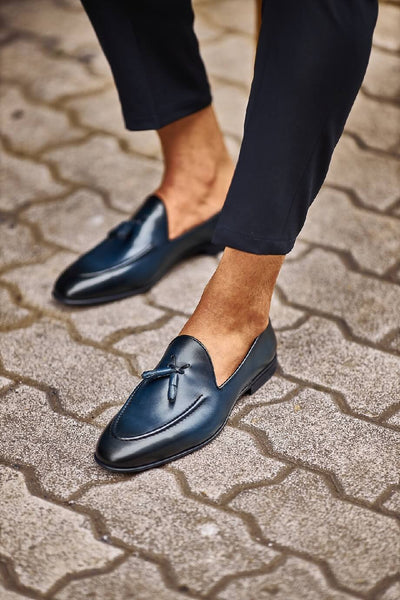 navy-blue-tassel-loafers-