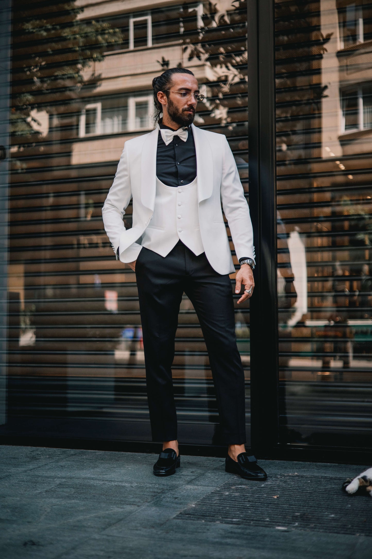 Ivory Contrast Gala Tuxedo Luxury Black and White Tuxedo for Men. HolloMen Ivory Contrast Gala Tuxedo Luxury Black and White Tuxedo for Men. HolloMen