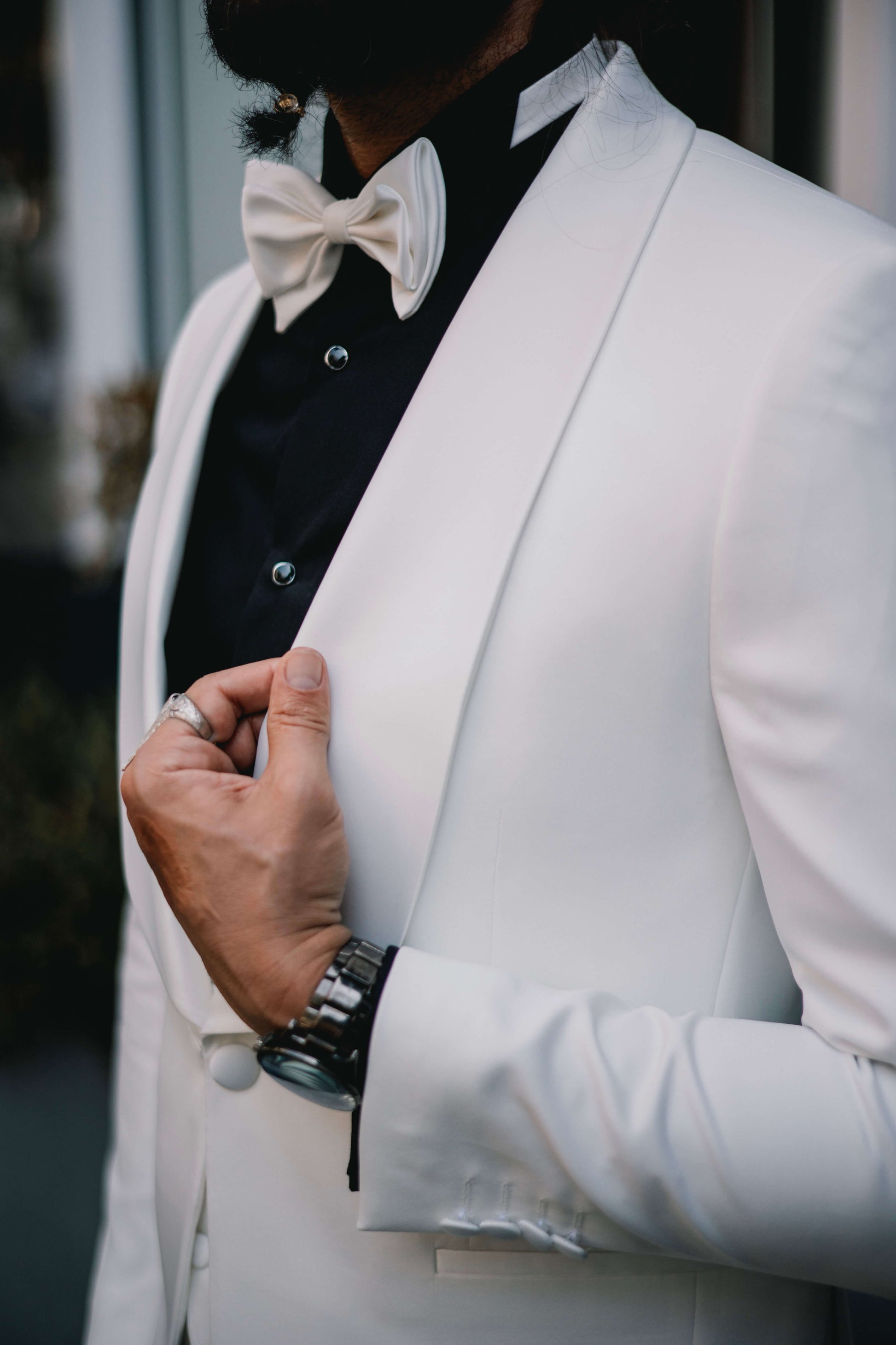 Ivory Contrast Gala Tuxedo Luxury Black and White Tuxedo for Men. HolloMen Ivory Contrast Gala Tuxedo Luxury Black and White Tuxedo for Men. HolloMen
