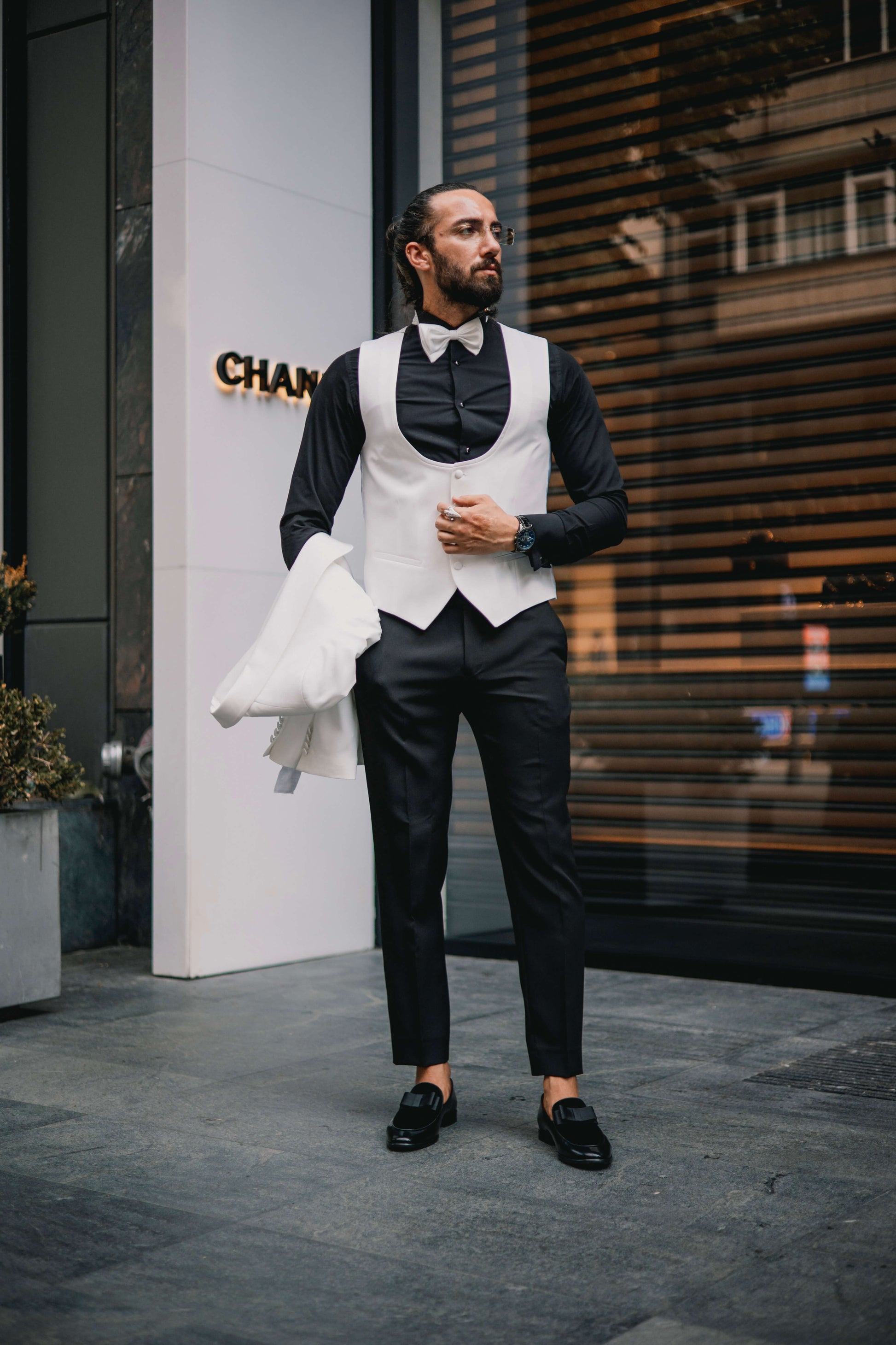 Ivory Contrast Gala Tuxedo Luxury Black and White Tuxedo for Men. HolloMen Ivory Contrast Gala Tuxedo Luxury Black and White Tuxedo for Men. HolloMen