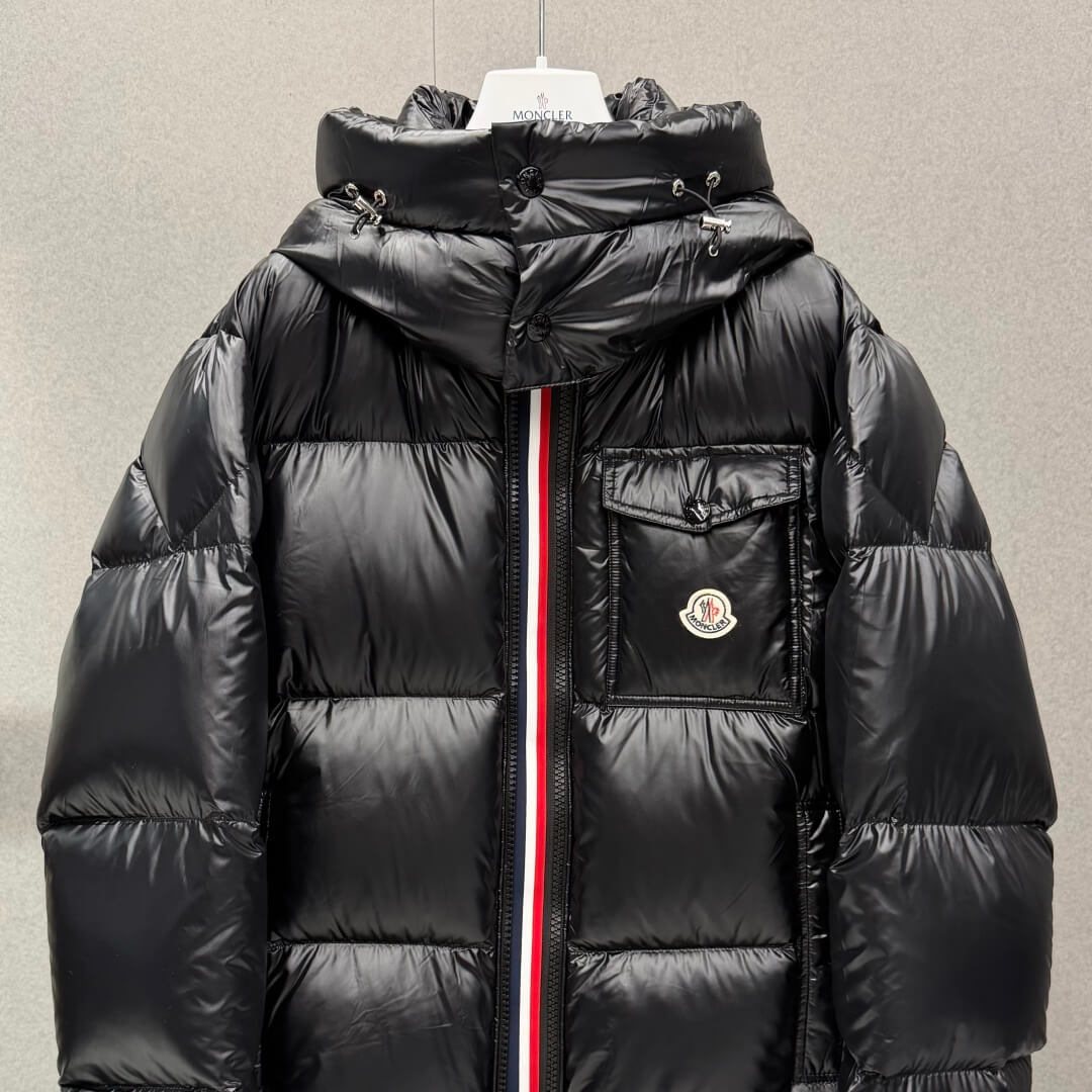 Moncler Montbeliard Hooded Short Down Jacket in Black