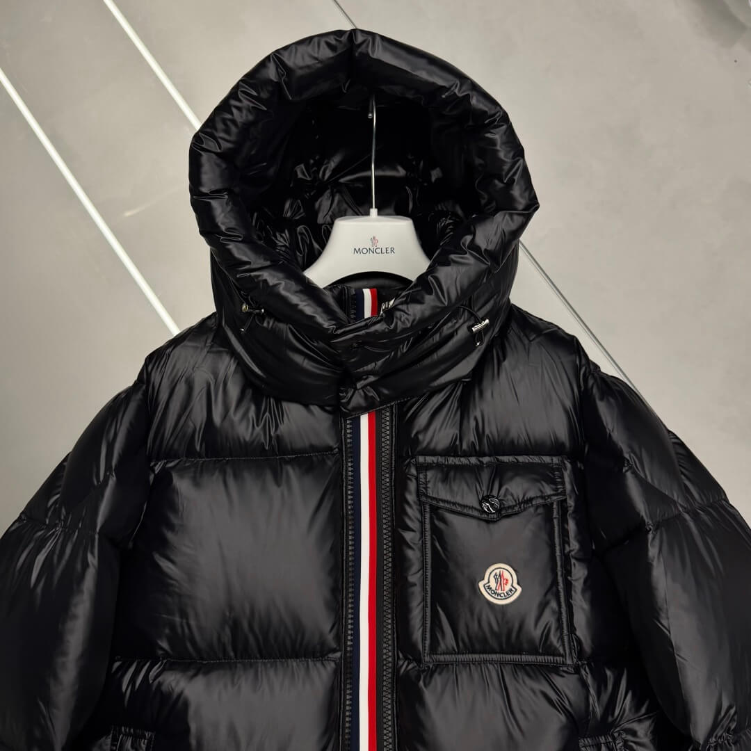 Moncler Montbeliard Hooded Short Down Jacket in Black