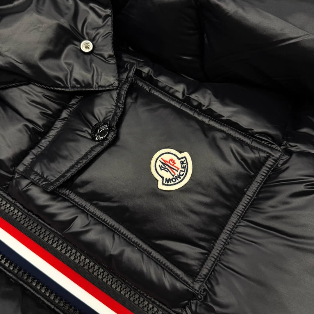 Moncler Montbeliard Hooded Short Down Jacket in Black