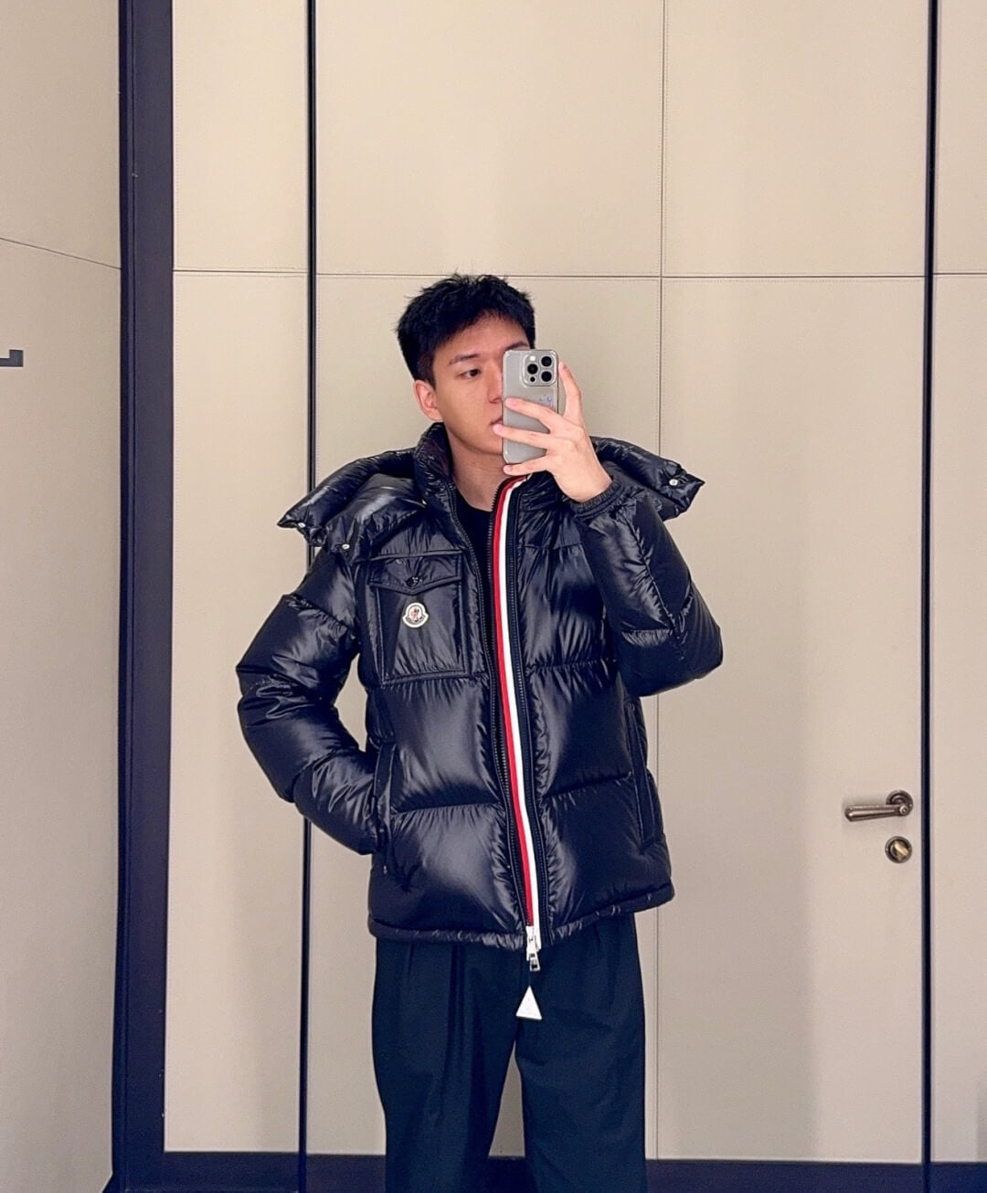 Moncler Montbeliard Hooded Short Down Jacket in Black