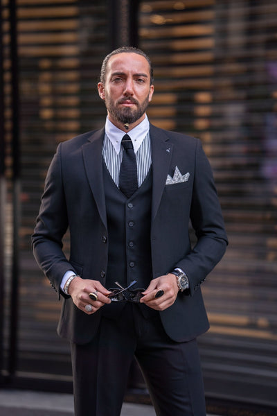 Elegant Authority: Victoria Double Breasted Black Suit – HolloMen