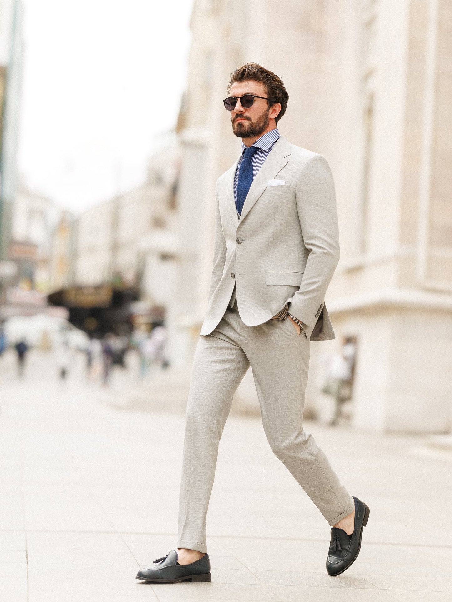 Grauer Slim-Fit-Anzug, 3-teilig