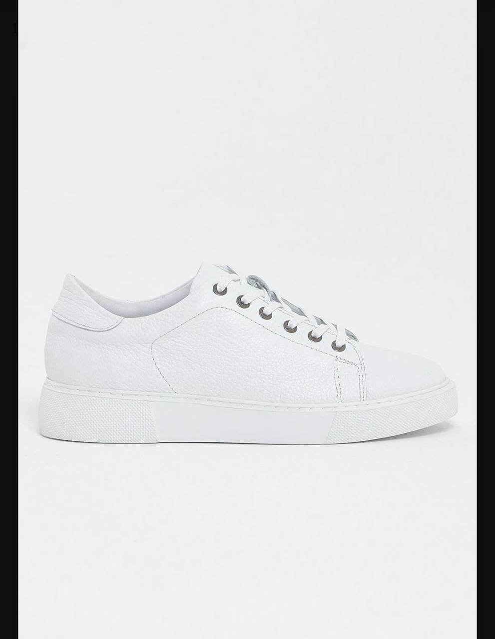white leather low-top sneakers with white laces and EVA sole.