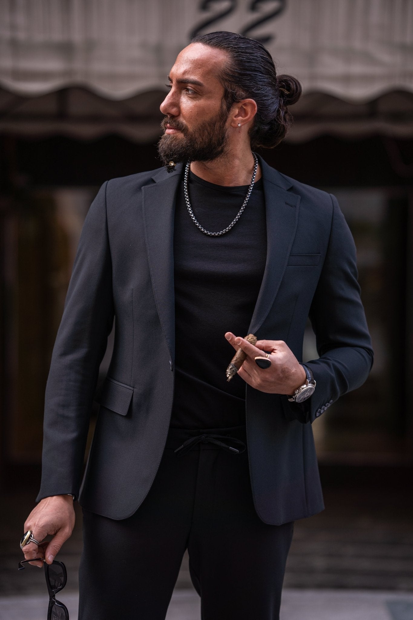 Dynamic Elegance: Slim Fit Black Business Casual Suit by HolloMen Dynamic Elegance: Slim Fit Black Business Casual Suit by HolloMen