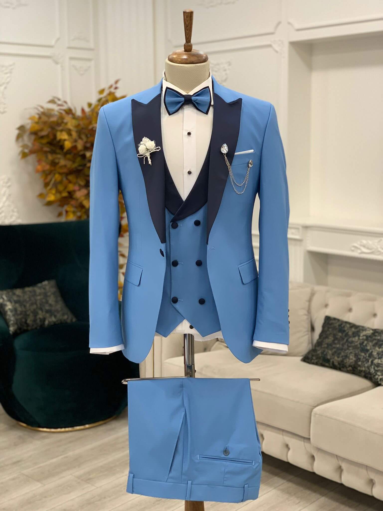 Slim Fit Blue Tuxedo from HolloMen’s Wedding Collection – includes jacket, vest, pants, shirt, bow tie, chain, and flower – a bold yet elegant look for weddings and upscale events.