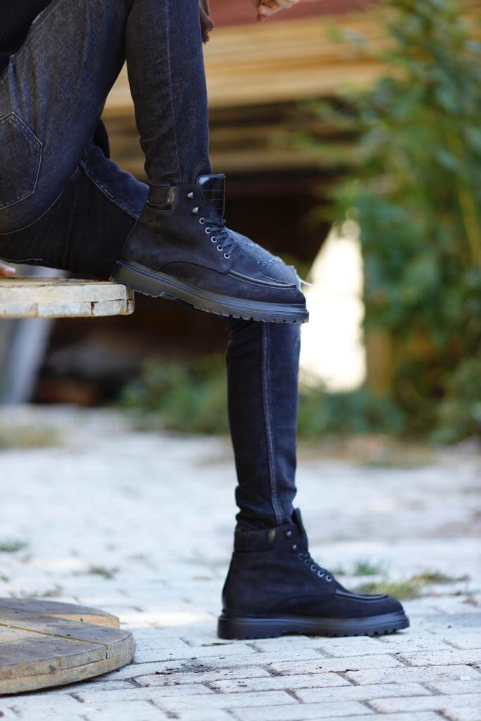 حذاء أمازون أسود للكاحل