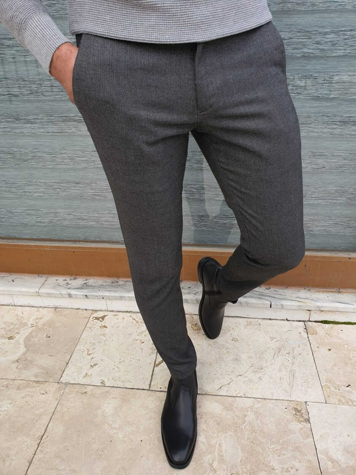 Anthracite plaid trousers with a sophisticated pattern