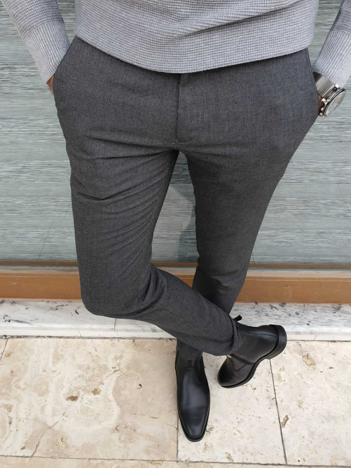 Anthracite plaid trousers with a sophisticated pattern