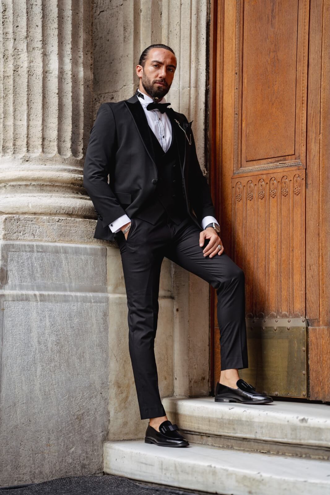 Slim Fit Black Tuxedo with Velvet Collar Fall Wedding Attire