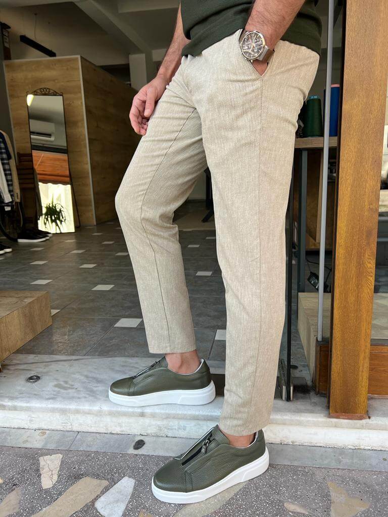 Lightweight and breathable linen pants in a soft beige shade