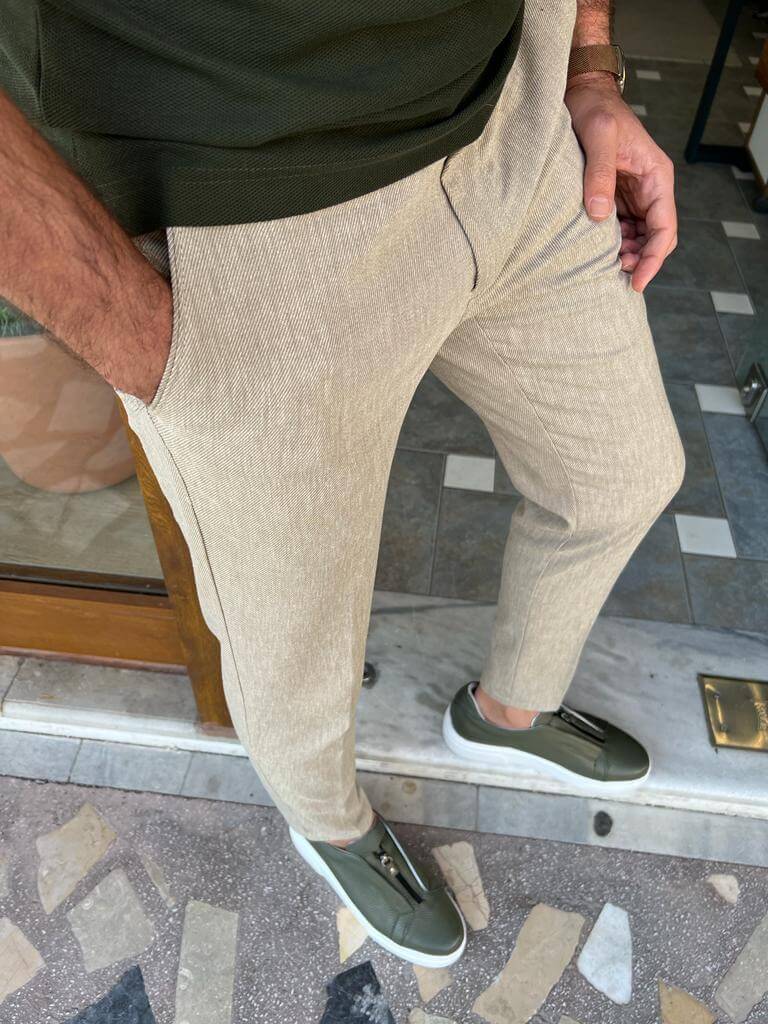 Lightweight and breathable linen pants in a soft beige shade