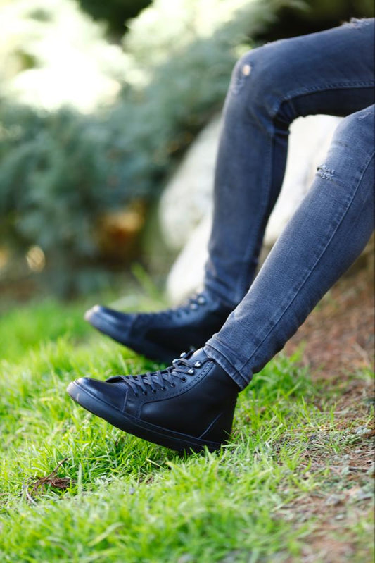 I-Black Lace Up Ama-Ankle Boots