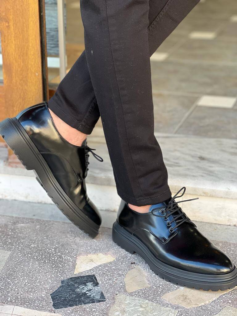 Sapato de cadarço preto