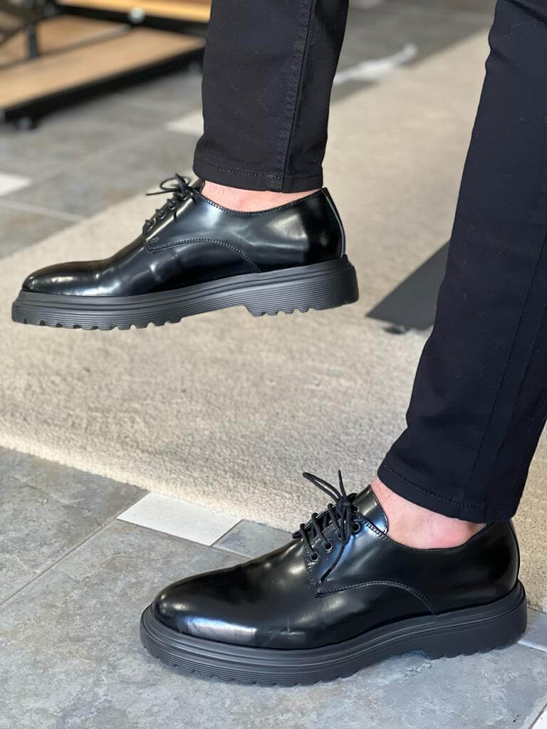 Sapato de cadarço preto