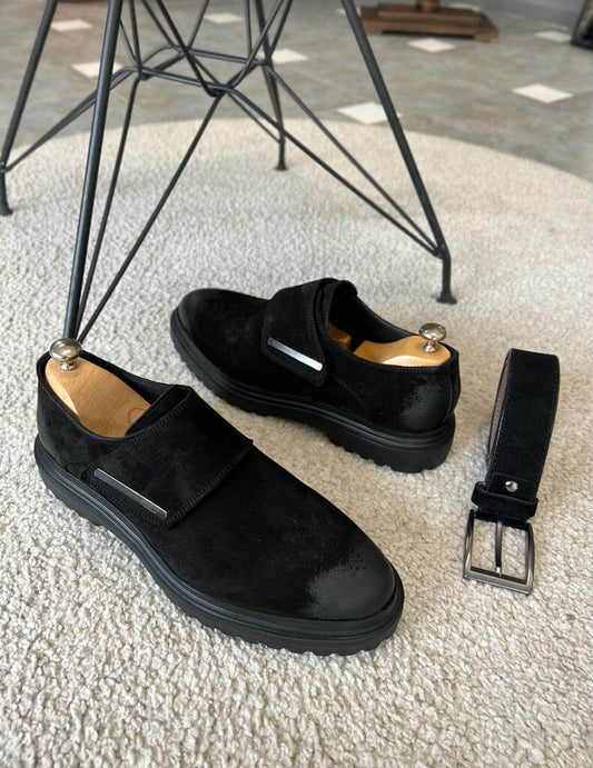 काला साबर चमड़े का जूता