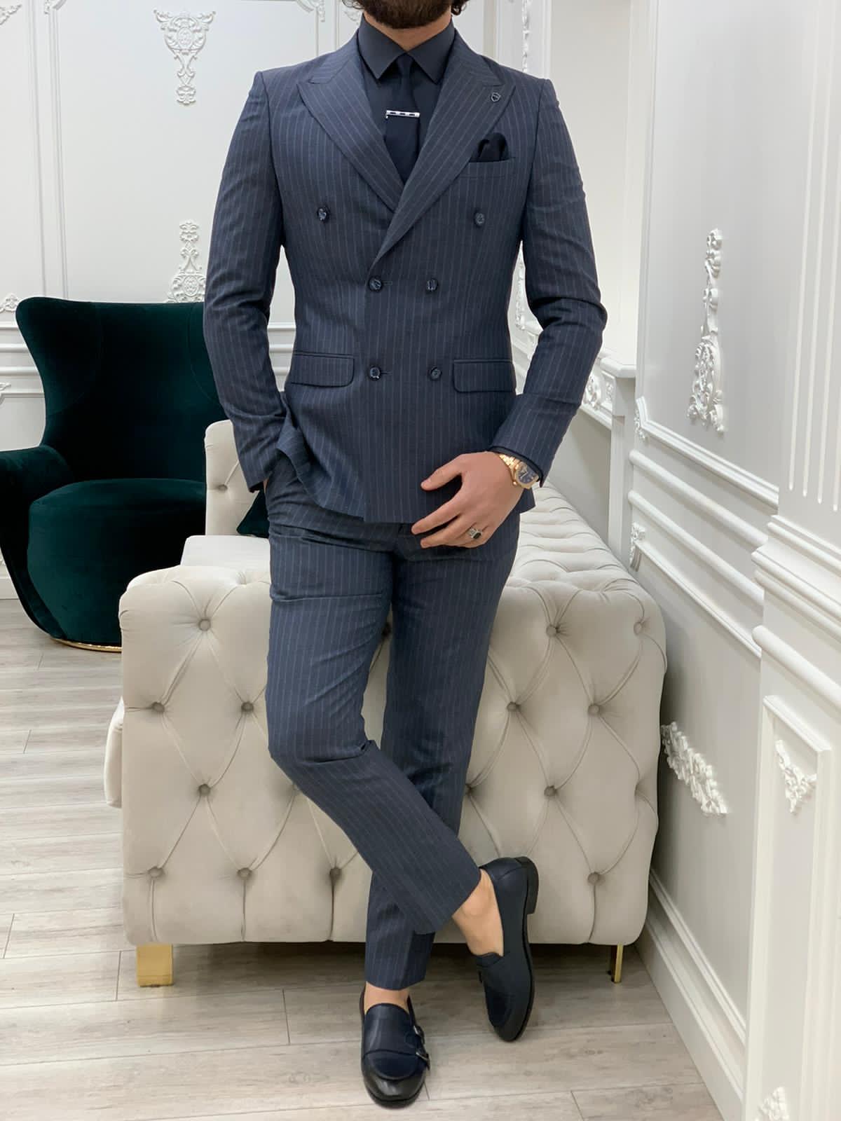 Asul na Double Breasted Striped Suit