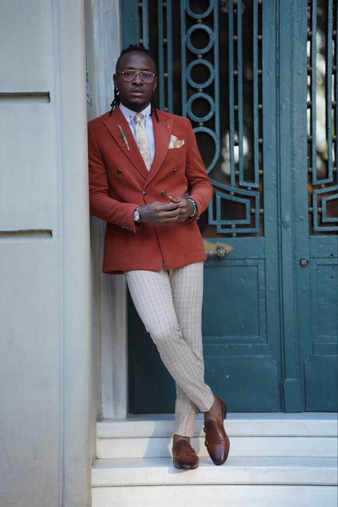 Brick double-breasted blazer with a tailored fit