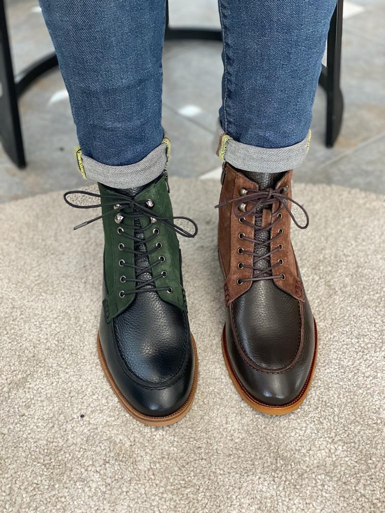 Коричнево-зеленые замшевые ботинки