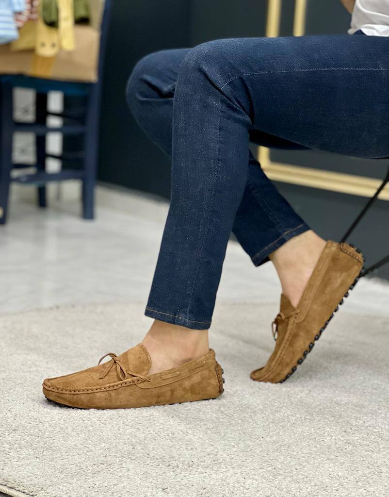 Camel-colored leather casual loafers with a sleek, low-cut slip-on design and durable rubber sole, ideal for spring and summer wear.