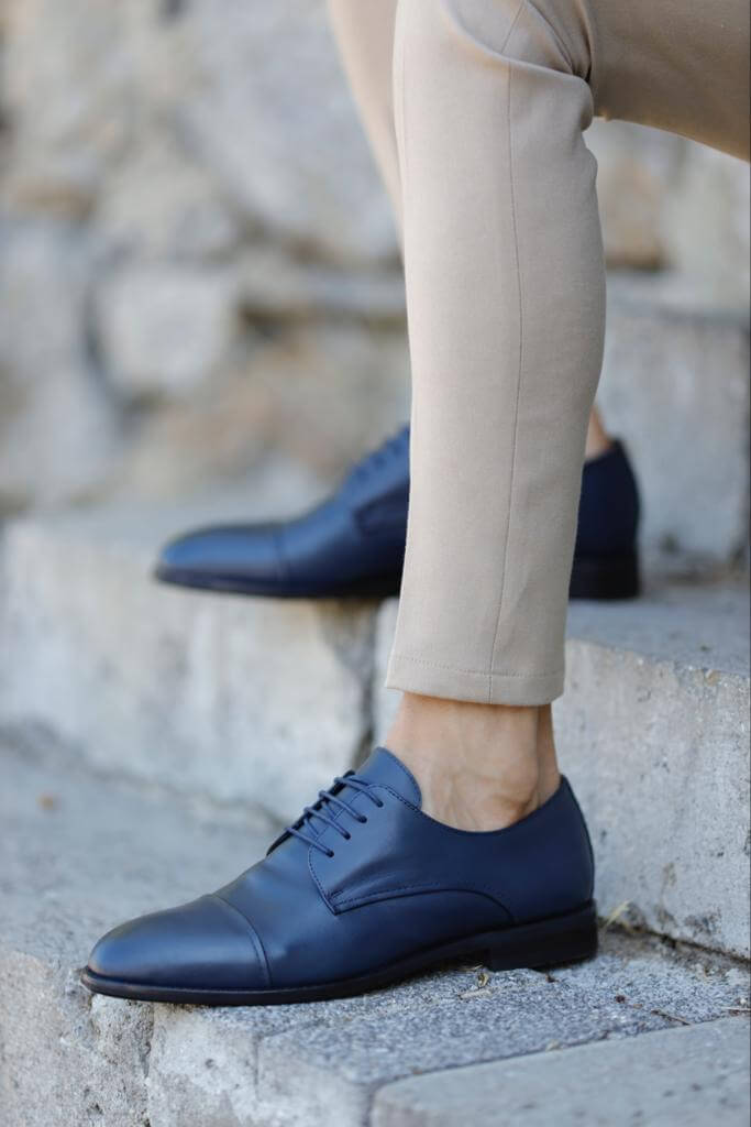 حذاء أوكسفورد أزرق كلاسيكي