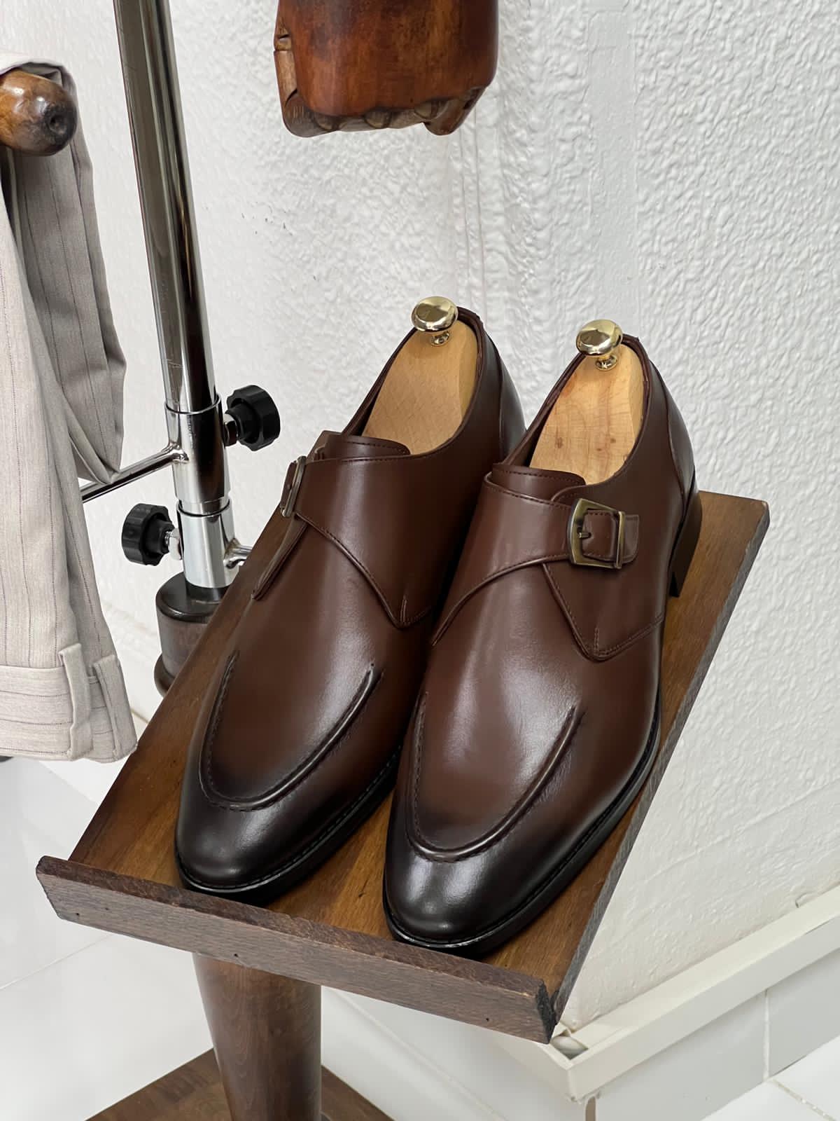 Классические коричневые туфли с пряжками