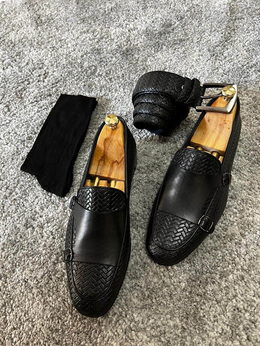 حذاء لوفر أسود بمشبك مزدوج