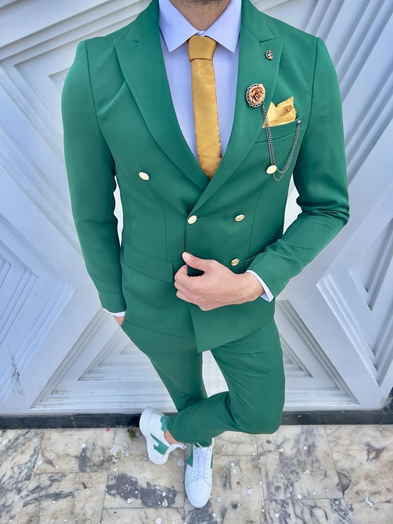 Зеленый двубортный костюм