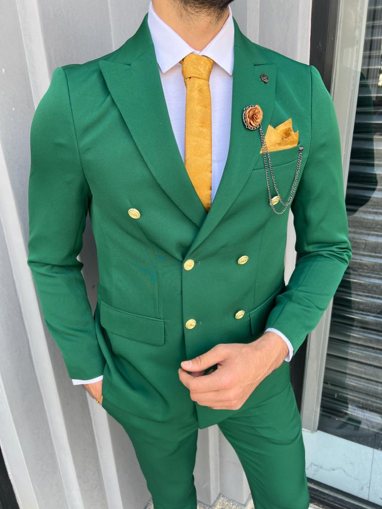 Зеленый двубортный костюм