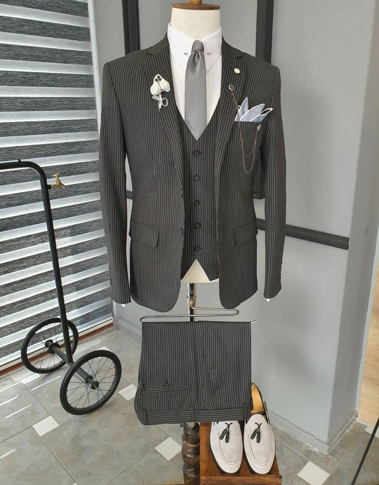 HolloMen Black Striped Linen Suit