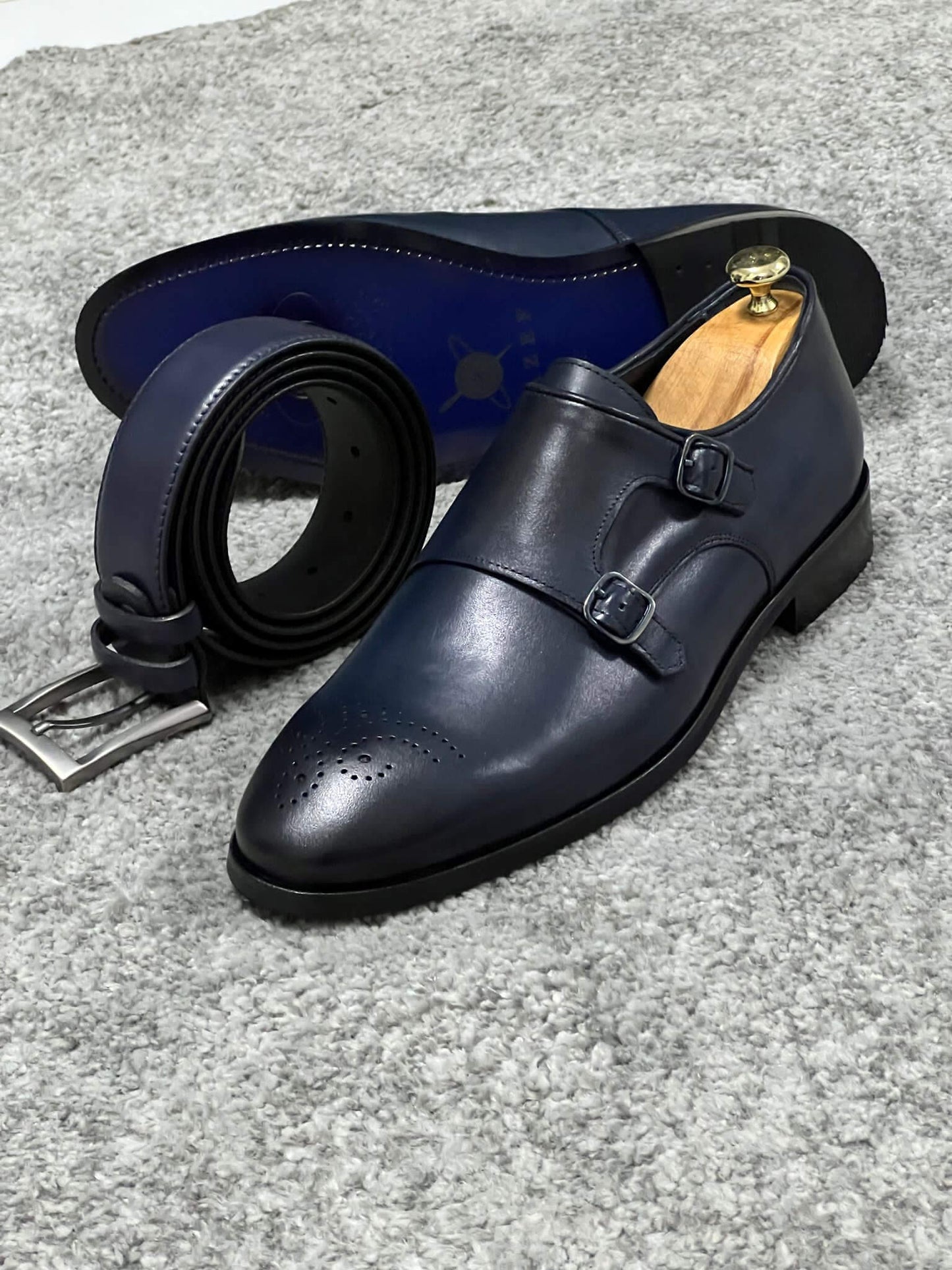 Zapatos azul marino con doble hebilla de HolloMen