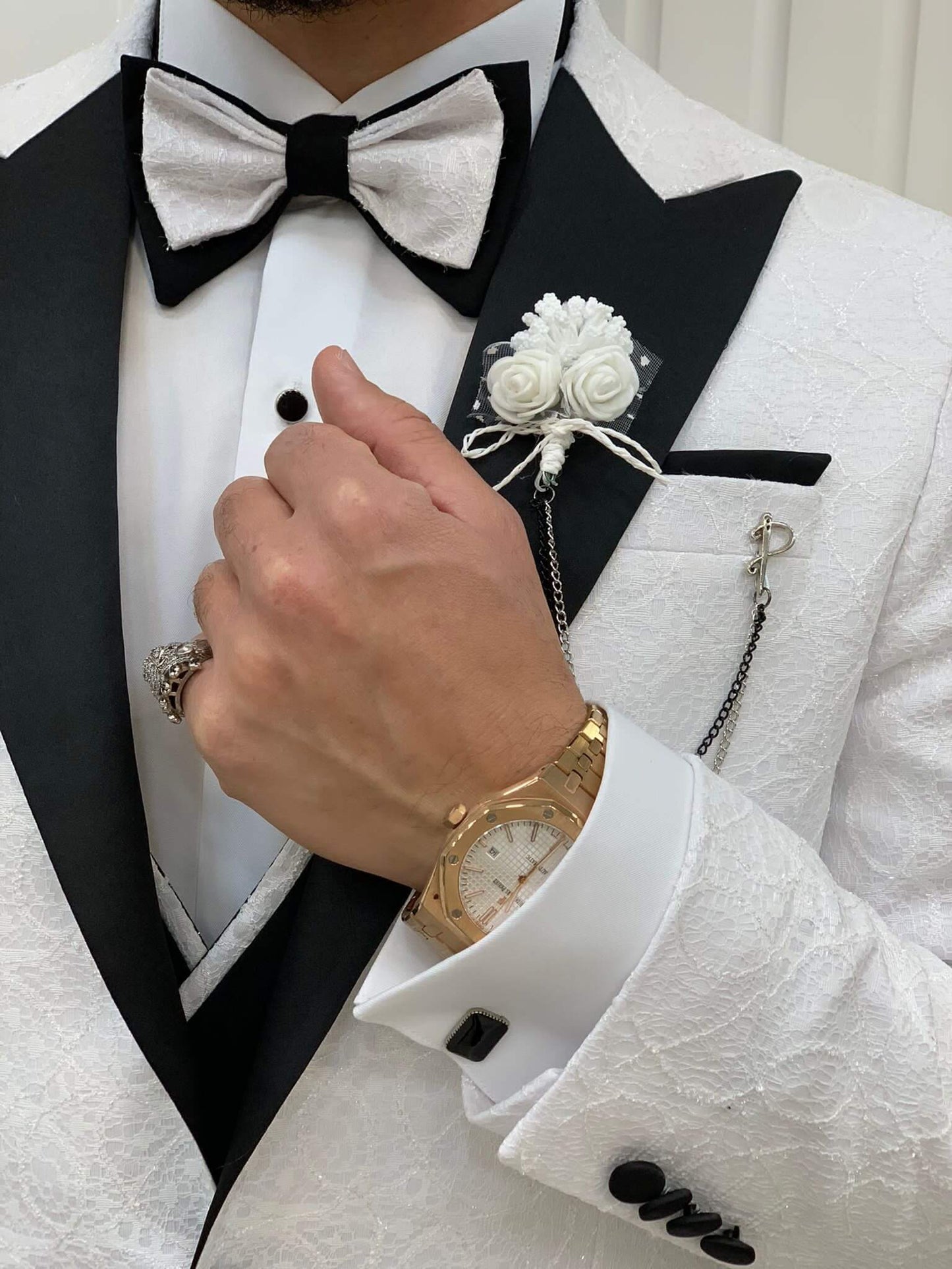 HolloMen Hoạ tiết hoa Tuxedo trắng