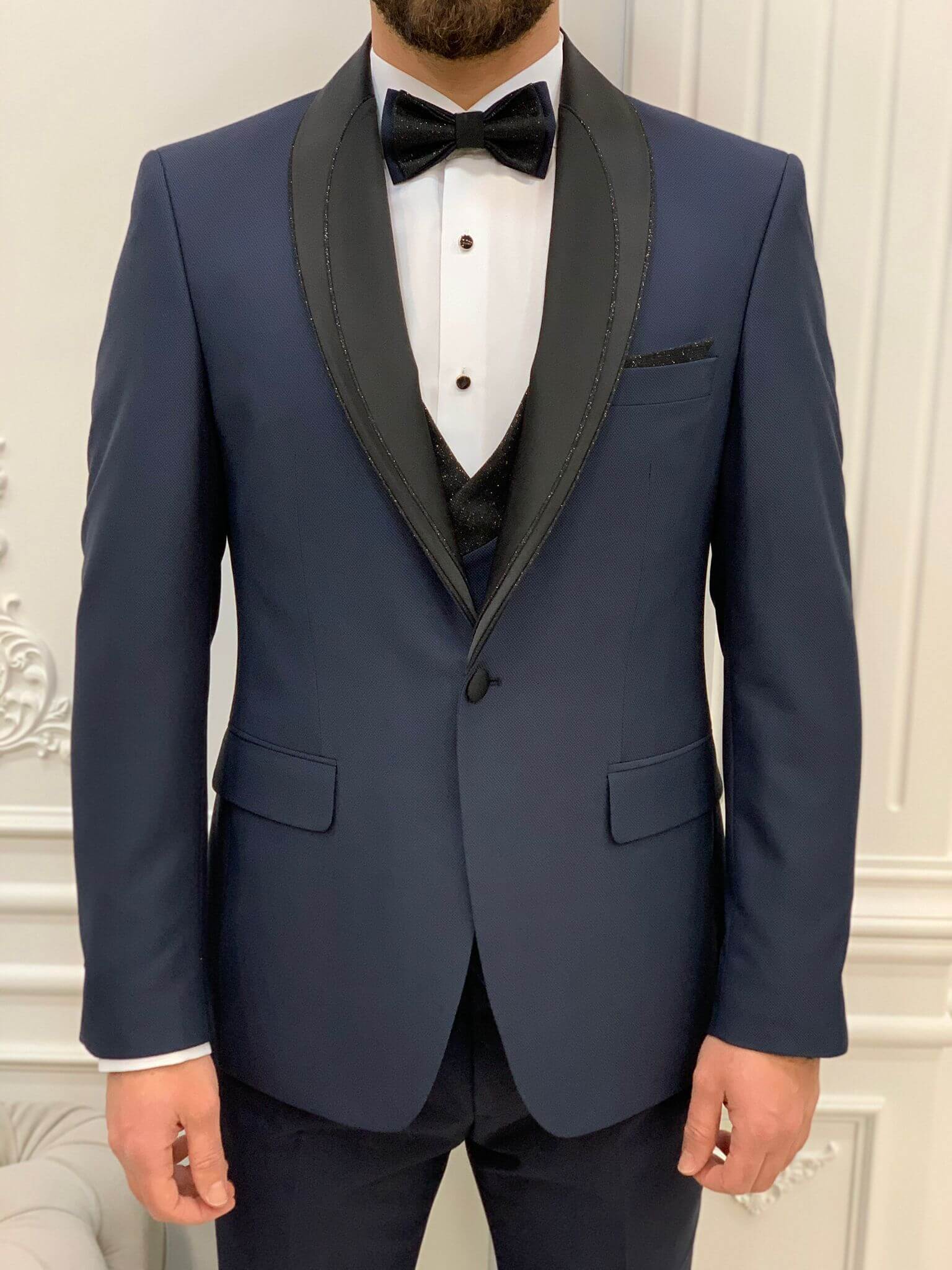 HolloMen: The Bold Navy Blue Tuxedo for Your Next Formal Event HolloMen: The Bold Navy Blue Tuxedo for Your Next Formal Event