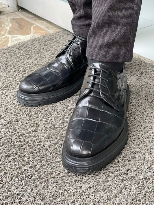 Chaussure noire à lacets