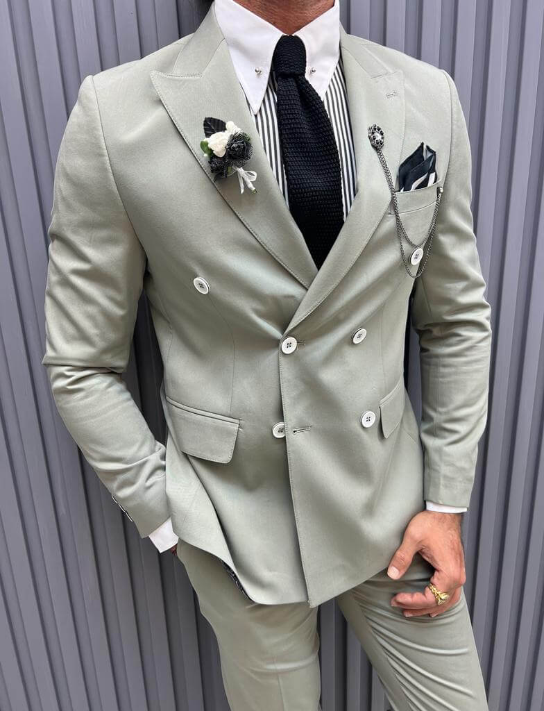 Minzfarbener zweireihiger Anzug