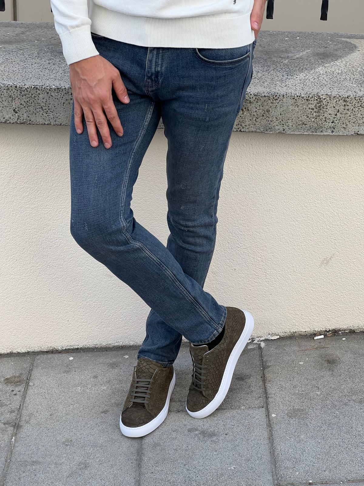 Noir Khaki Jeans
