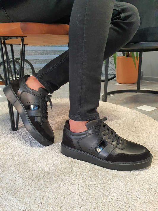 حذاء سنيكرز أوتاوا باللون الأسود برباط