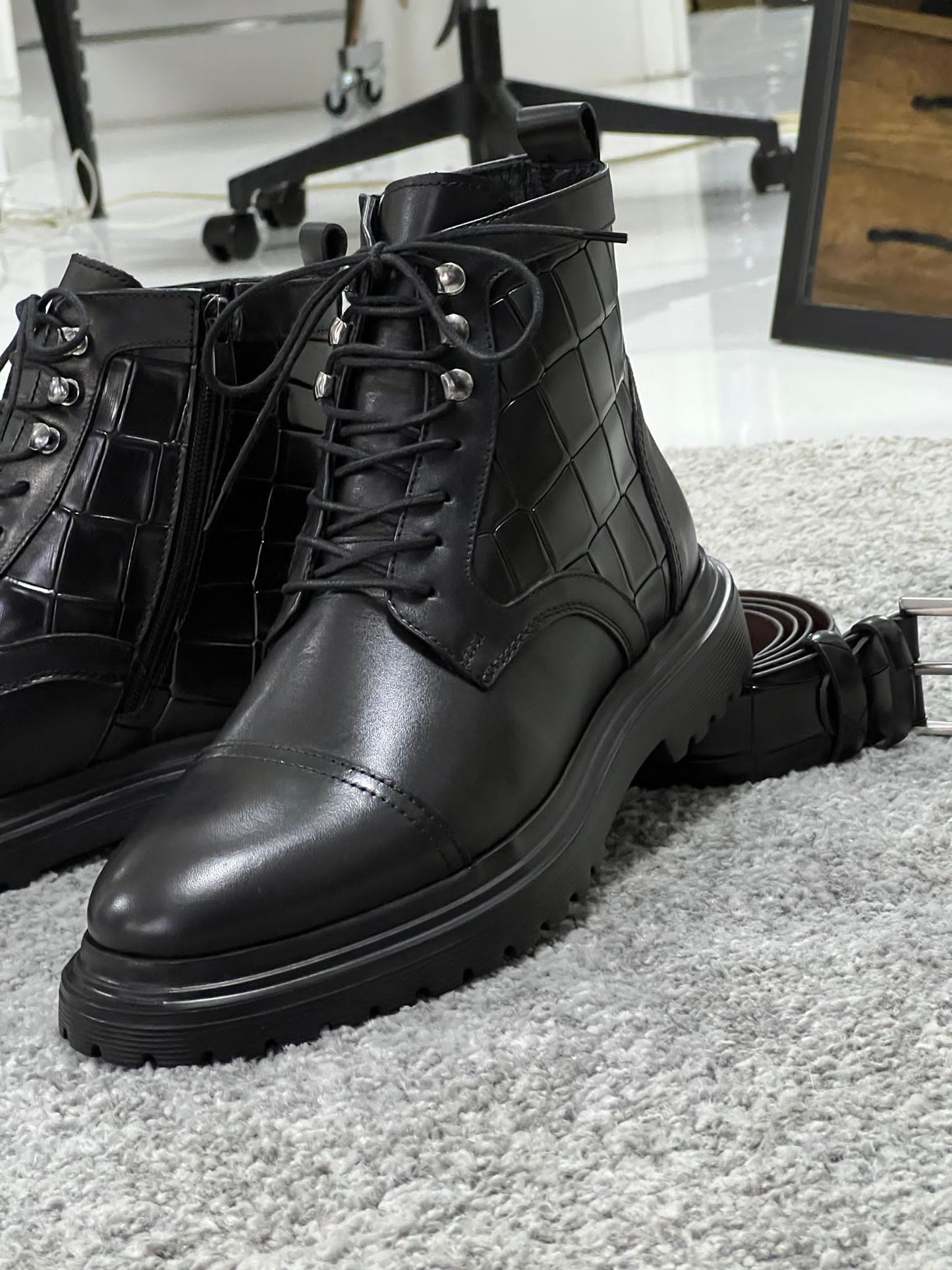 Черные ботинки с боковыми молниями